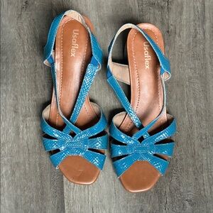 Blue Strappy Embossed Slingback Sandals Size 9 Women’s Excellent condition
